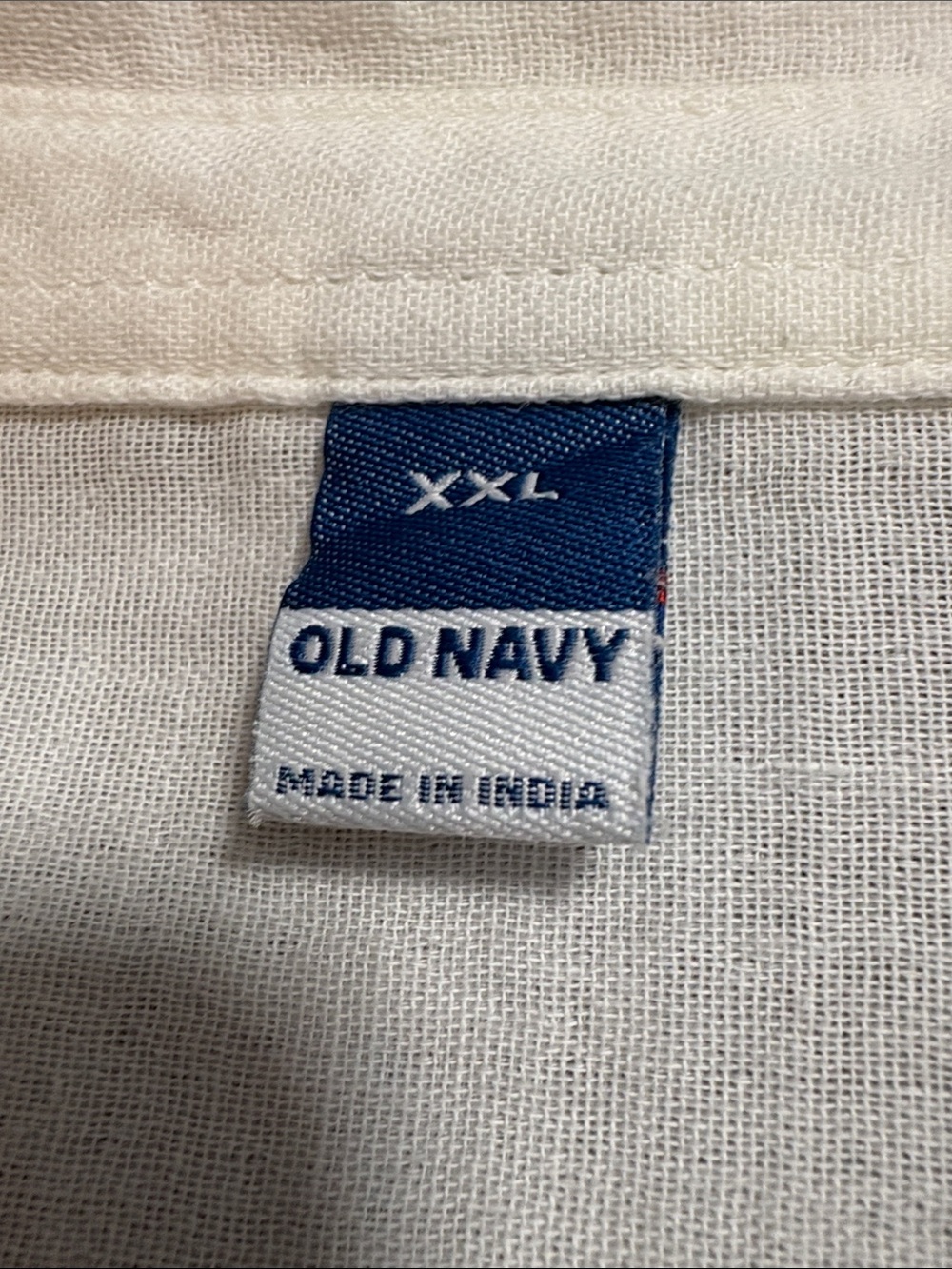 Old Navy Ivory Button-Front Pocket Blouse - Picture 7 of 9